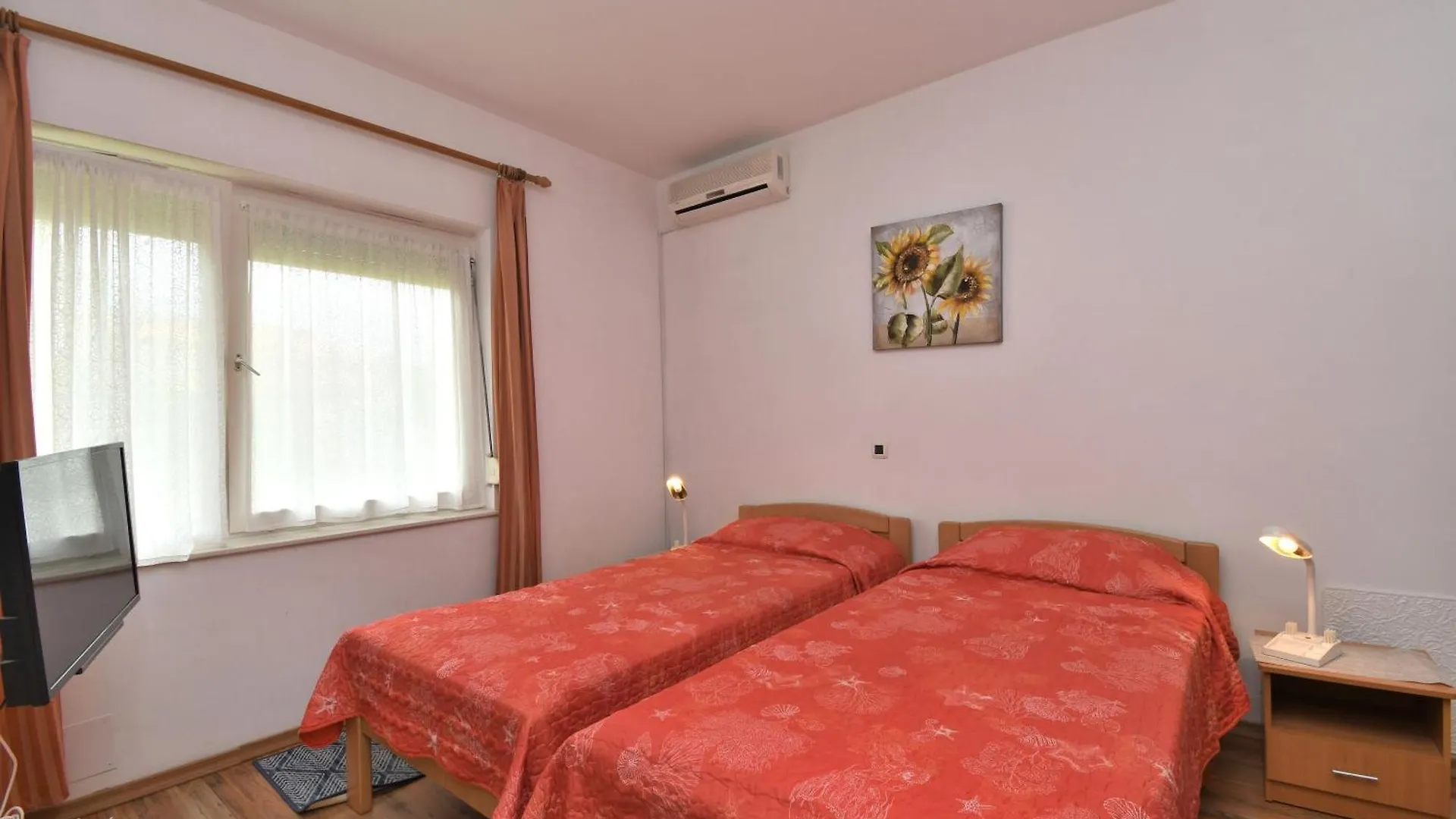 Apartments Nada - With Private Pool Fažana